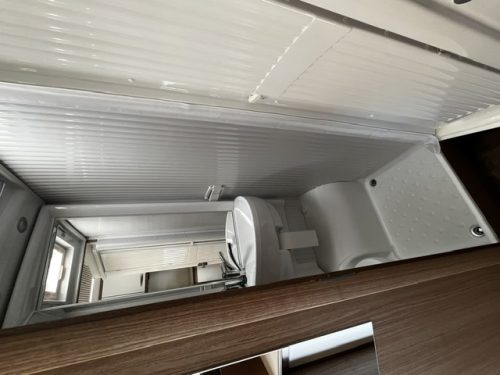 Carado T 338 Teilintegriert | Automatik | 2x Klimaanlage | Markise | R&uuml;ckfahrkamera Foto: 11