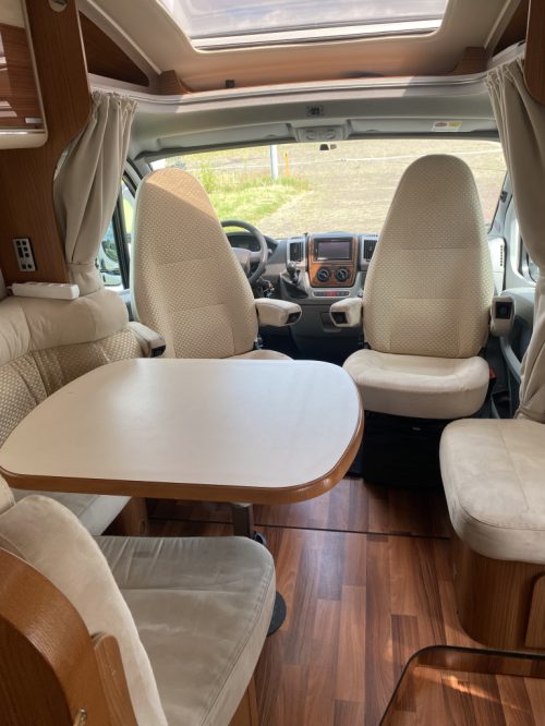 Hymer T 674 SL 2.3 MultiJet 160 HP, Semi-integrated, 2 Single beds, Engine air conditioning, Auto. dish etc. Year of manufacture 2011 Motorhome Centrum On the Road at the Noorderringweg 4 in Marum. photo: 6