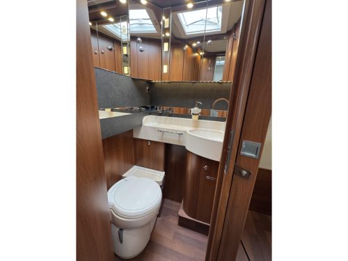 Carthago Chic C-Line I 5.0 QB Queensbed- Mercedes photo: 8