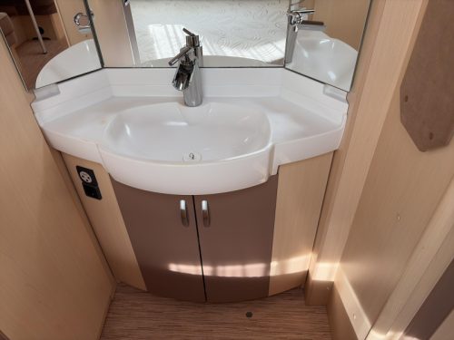 Hobby Vip 645 Awning photo: 4