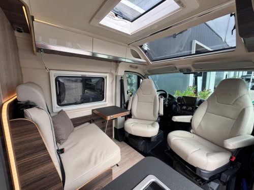 Laika Ecovip 645 unique van conversion packed with options photo: 8
