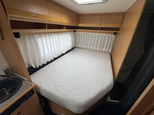 Dethleffs Globetrotter French bed Airco dinette photo: 4