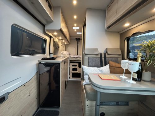 Dethleffs Globetrail 590 DK Compacte buscamper  foto: 1