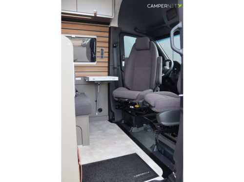 Hymer Grand Canyon S 700 190ch Automatique 4x4 | Pack Premium | Lits jumeaux | Lithium | Auvent | 6.97m | Chauffage diesel | Si&egrave;ges chauffants photo : 8