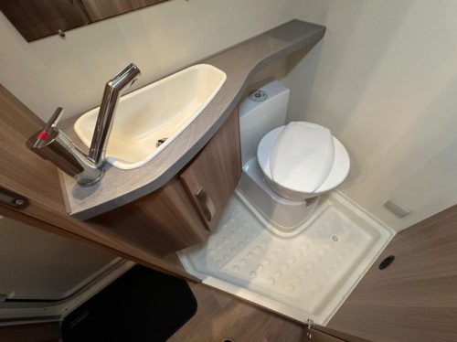 Weinsberg CaraOne 390 QD photo: 21