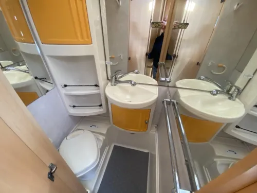 Dethleffs Globetrotter 6 BERTH With bunk bed &amp;XXL garage photo: 11