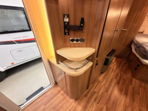 Knaus Sudwind Exclusive 580 UF mover+awning+cabin airco  photo: 19