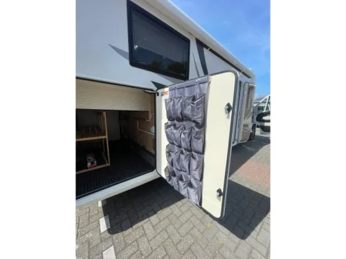 McLouis Sovereign 481 G Queensbed Pop-top roof 32000 km photo: 9