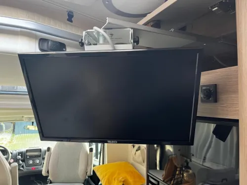 Carado T 447 - mit TV + Satellitensch&uuml;ssel Foto: 19