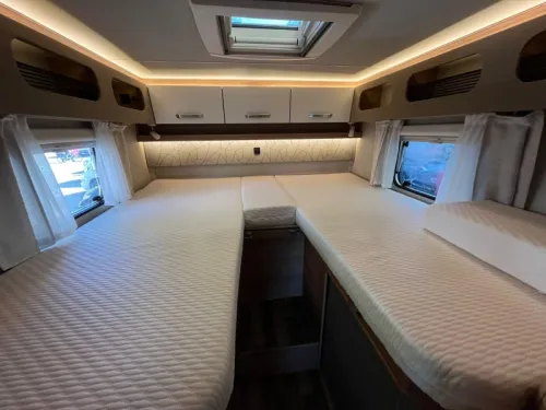 Weinsberg CaraCompact Pepper 600 MEG Single beds roof air conditioning photo: 2