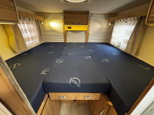 Pilote P 706 GJ Motorhome, 4 berths photo: 11