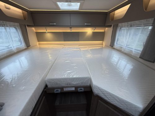Carado T328 Pro+ Automatic pop-top roof 5 seats photo: 12