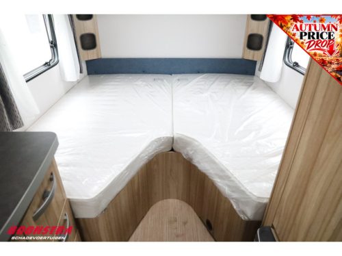 Eriba Nova Light 442 Elegance Awning Central kitchen Single beds LMV photo: 13