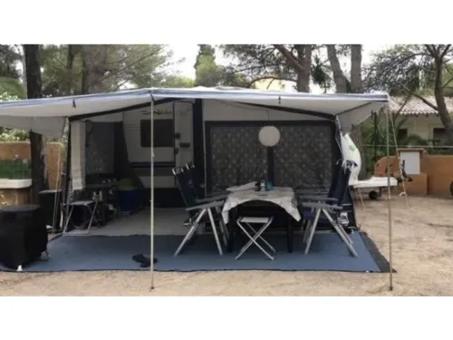 Hobby De luxe Easy 450 UF transverse bed round seating toilet photo: 15