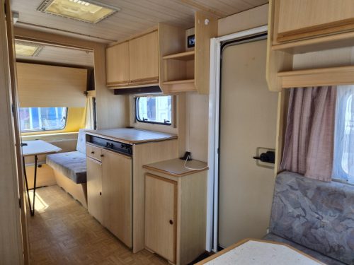 LMC Luxus 490 P Awning - Fold-out top bed photo: 5