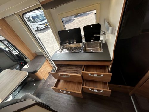 Adria Matrix Axess 600 SL Single beds - Drop-down bed photo: 10