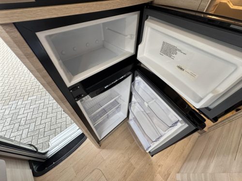 RAPIDO 896 F Automatik - Queensize-Bett Foto: 10
