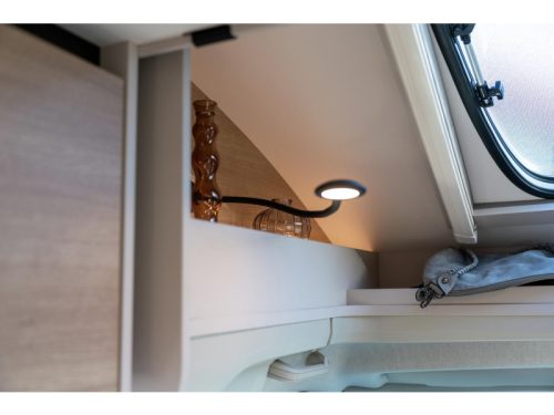 LMC Tracer 690EL model 2027 single beds  photo: 20