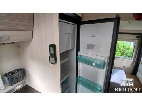 B&uuml;rstner Brevio T-646 .. camping-car unique hors r&eacute;seau photo : 21