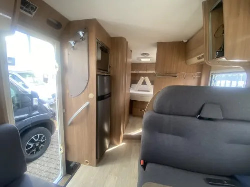 Pilote Aventura P 730 with queen bed AND LUXURY photo: 18