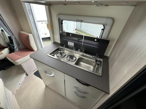 B&uuml;rstner Nexxo Van T 690 G LENGTE BEDDEN + 3.650 KG. photo: 8