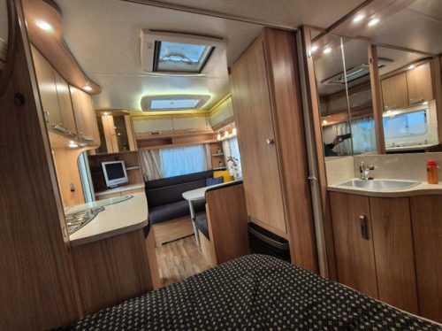 Wilk Vida 420 FD mover, awning, top condition photo: 6