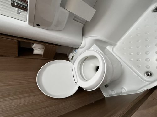 Carado T 338 Teilintegriert | Automatik | 2x Klimaanlage | Markise | R&uuml;ckfahrkamera Foto: 12