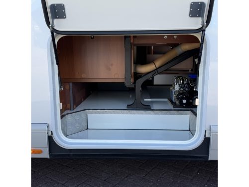 Carthago Chic C-Line I 5.0 QB Queensbed- MERCEDES photo: 17