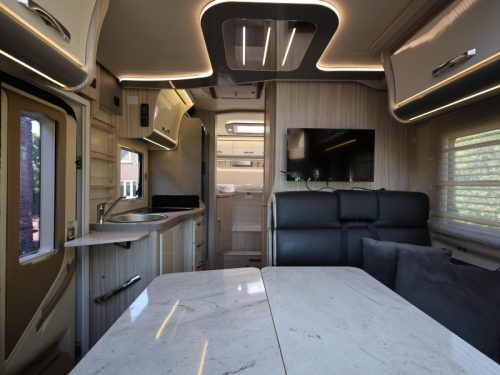 Elnagh T-Loft 529 roof air conditioning and leveling system photo: 2