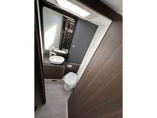 Adria Coral Supreme 670 DC 180HP - automatic - leather photo: 12