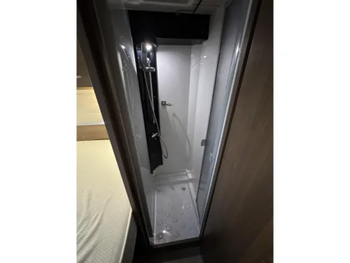 Challenger Sirius 2098 Queensbed-Hefbed-2x Airco photo: 18