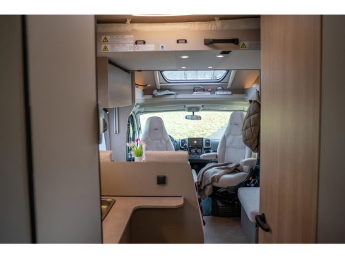 LMC Tracer 690EL model 2027 single beds photo: 5