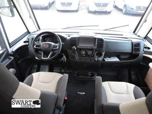 Weinsberg CaraCore 700 MEG, Automaat Camas individuales Cama elevable 4 personas foto: 8