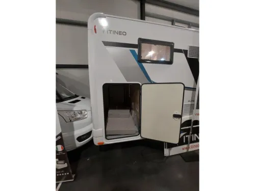 Itineo PJ700 single beds pop-top roof photo: 2