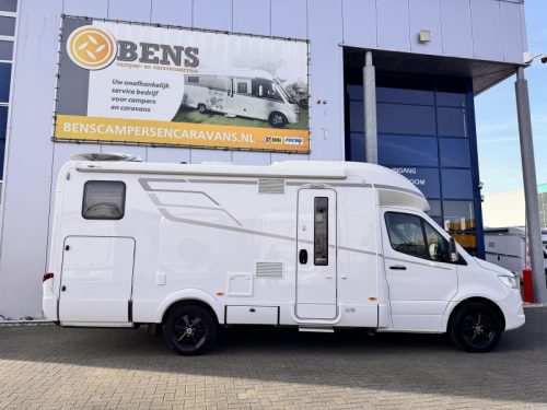 Hymer B-MC T 680 single beds pop-top roof photo: 1