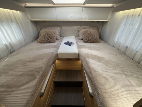 Adria Matrix 670SL SINGLE BEDS+POP-TOP ROOF SOLAR PANEL 4,805KM! photo: 2