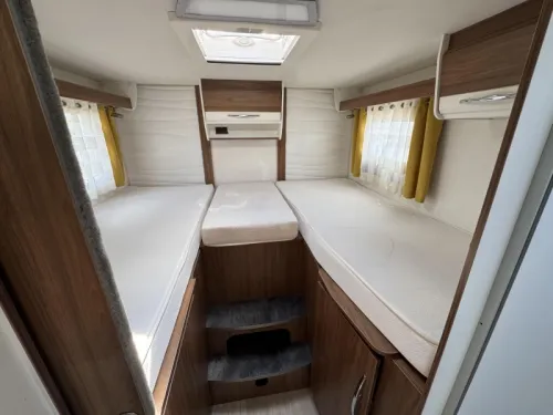 Pilote Essentiel P 700 single beds & cruise photo: 8