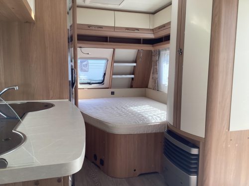 Hobby De Luxe 460 UFE omnistor  photo: 18
