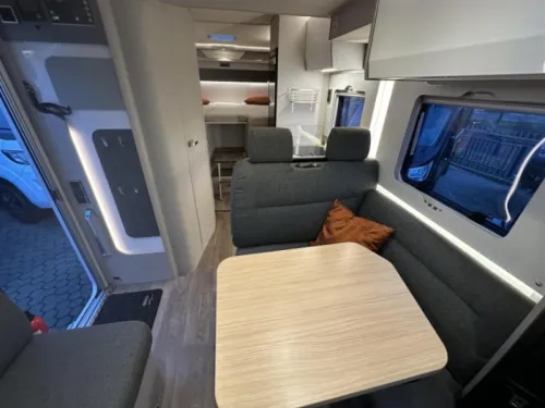 Hymer Tramp S 585 CAMA ABATIBLE + CAMAS INDIVIDUALES foto: 9