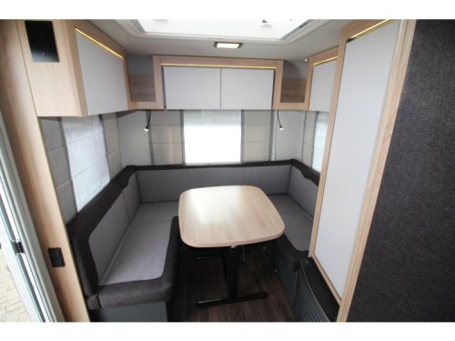 Knaus Sport 500 EU Camas individuales y asientos redondos foto: 9