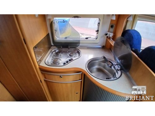 LMC LIBERTY 688 TI AUTOMAAT/Querbett Foto: 10