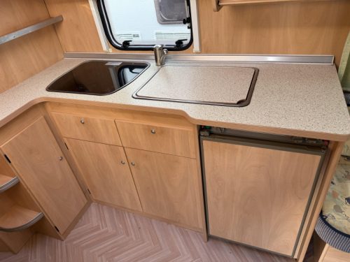 B&uuml;rstner Ventana 500 TS FRENCH BED CIRCULAR SEATING AWNING photo: 8