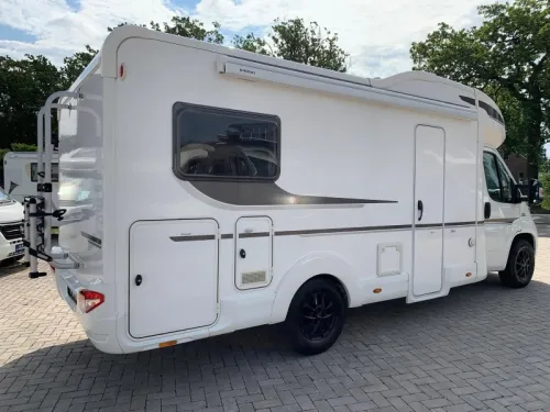 Eura Mobil Profila One 690 QB Eura Mobil Profila One photo: 2