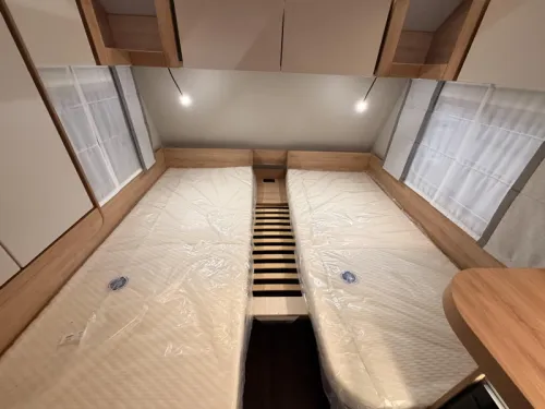 Knaus Sport 460 EU 1800KG + Lits jumeaux photo : 11