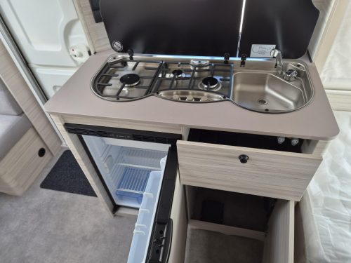 Dethleffs C'Joy 460 LE - Single beds - photo: 9
