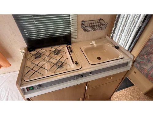 Adria Optima 425 TK Festbett Sitz Toilette Foto: 8