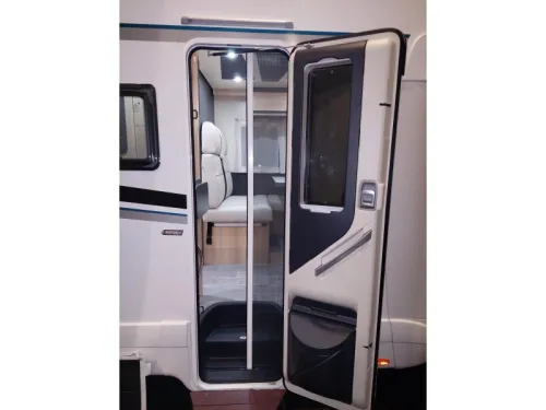 Itineo PJ700 single beds pop-top roof photo: 17