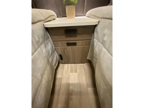 Kabe Ametist 560 GLE Model 2027  Foto: 18