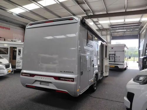 Adria Compact Supreme DL 2027 automaat  foto: 3