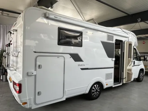 Adria Matrix 670 DC QUEENSBED + HEFBED + AIRC  foto: 1